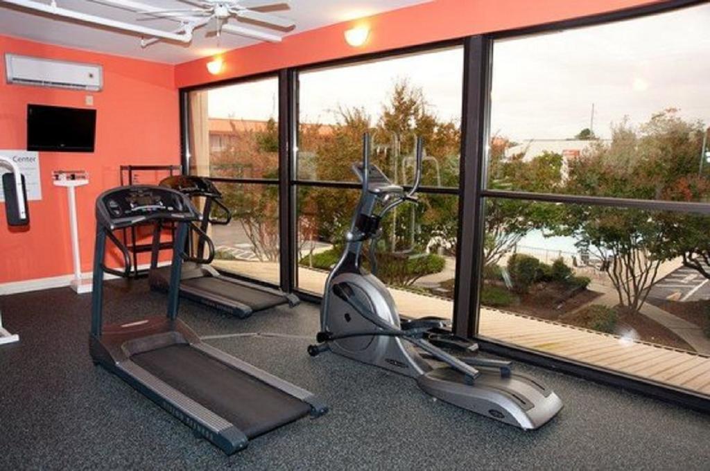 Baymont By Wyndham Fayetteville Fort Bragg Area Exteriör bild