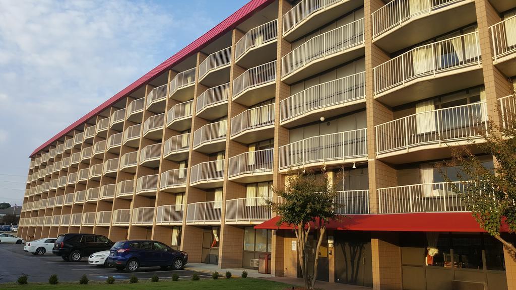Baymont By Wyndham Fayetteville Fort Bragg Area Exteriör bild