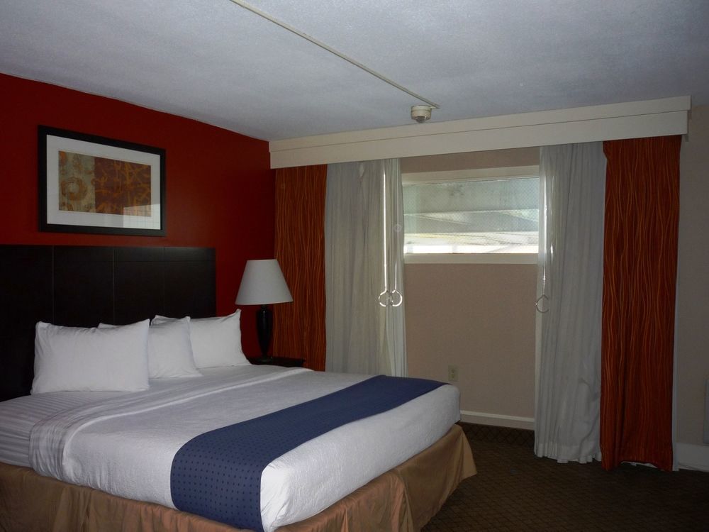 Baymont By Wyndham Fayetteville Fort Bragg Area Exteriör bild