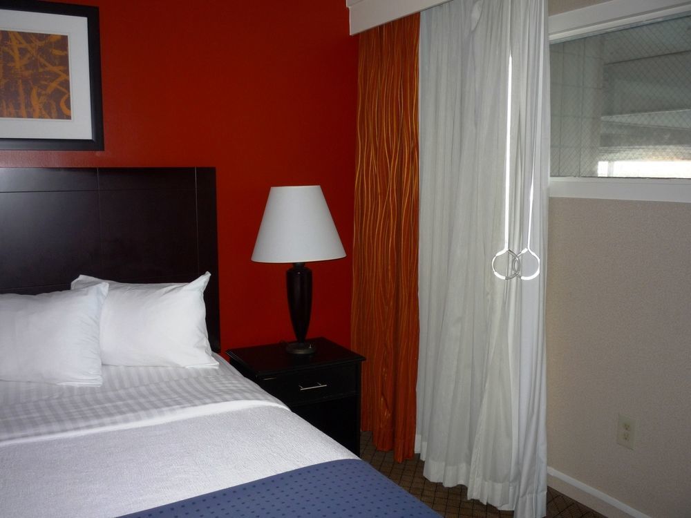 Baymont By Wyndham Fayetteville Fort Bragg Area Exteriör bild
