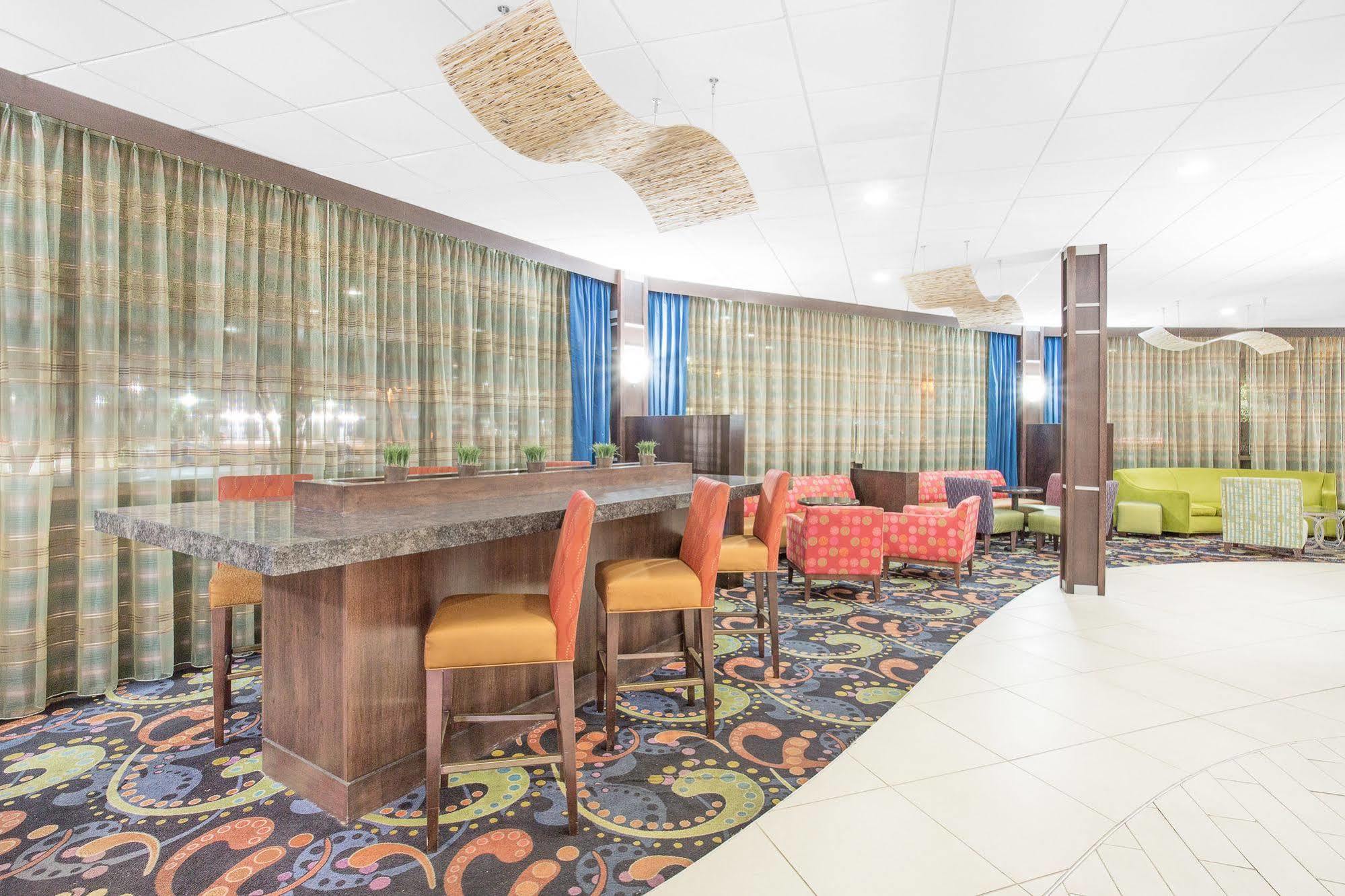 Baymont By Wyndham Fayetteville Fort Bragg Area Exteriör bild