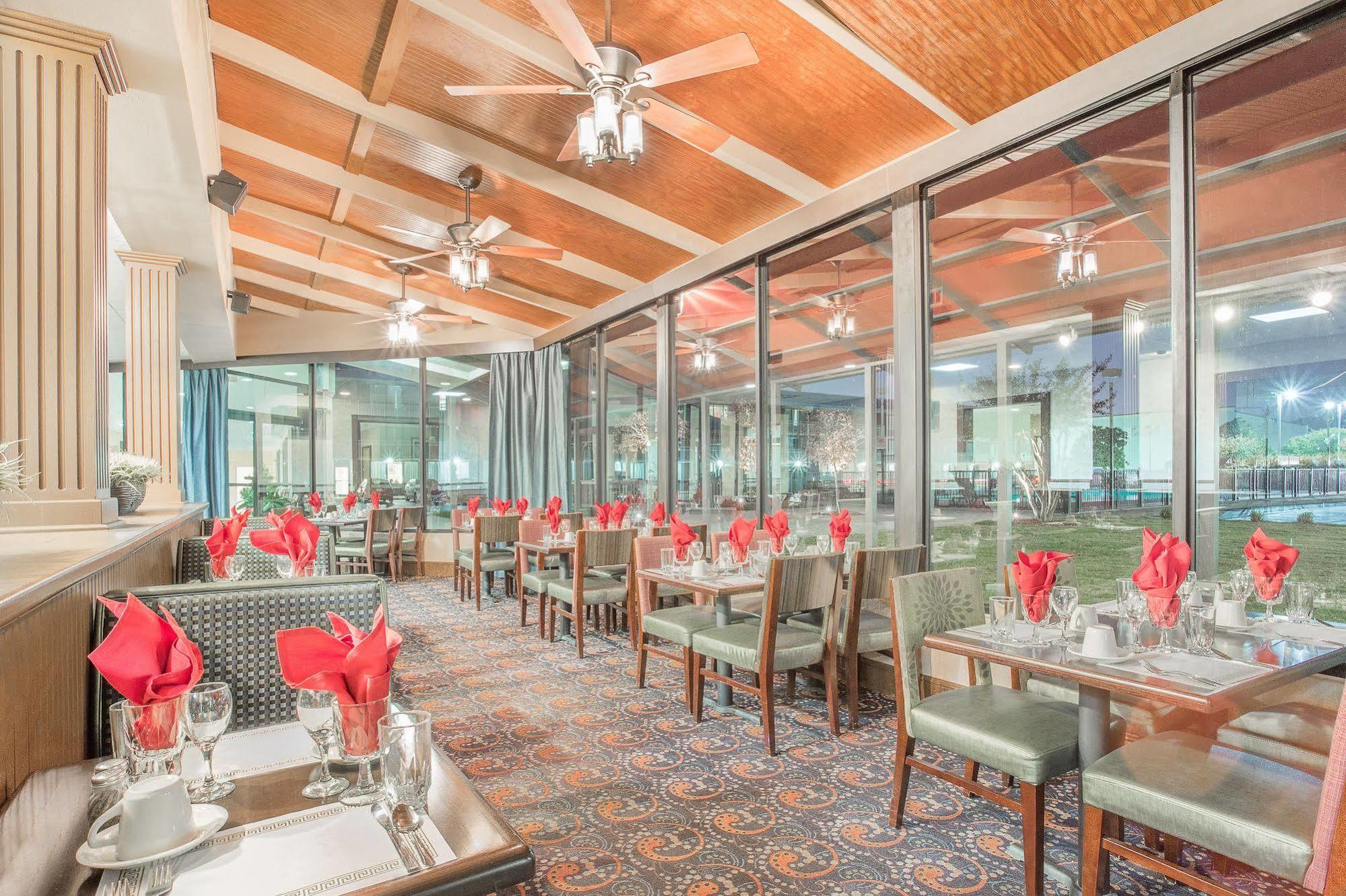 Baymont By Wyndham Fayetteville Fort Bragg Area Exteriör bild