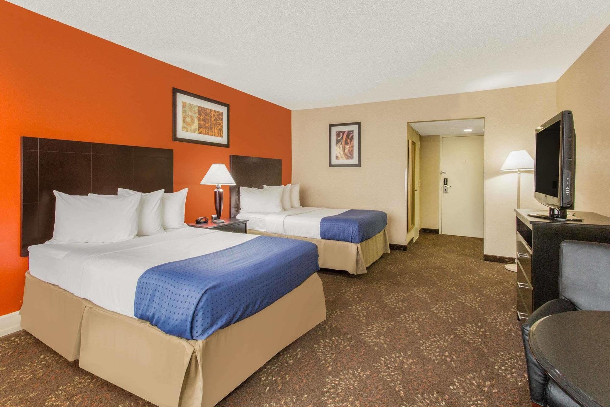 Baymont By Wyndham Fayetteville Fort Bragg Area Exteriör bild