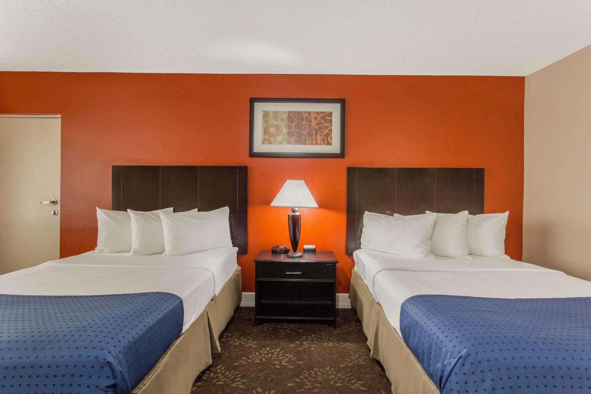 Baymont By Wyndham Fayetteville Fort Bragg Area Exteriör bild
