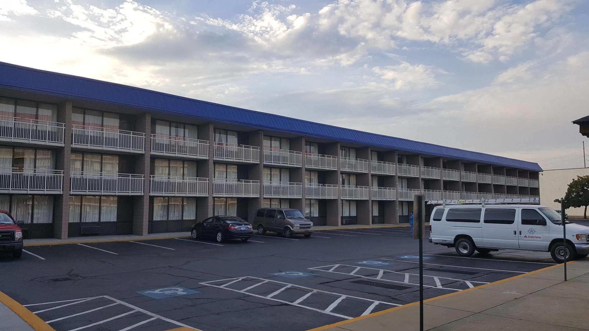 Baymont By Wyndham Fayetteville Fort Bragg Area Exteriör bild